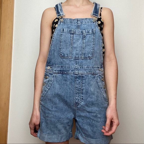 SOLD - (WO) Oversized Overall Shorts - Picture 2 of 8